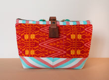 Charger l&#39;image dans la galerie, Sac à main BROMELIA, fait à la main en tissu orange, blanc et turquoise